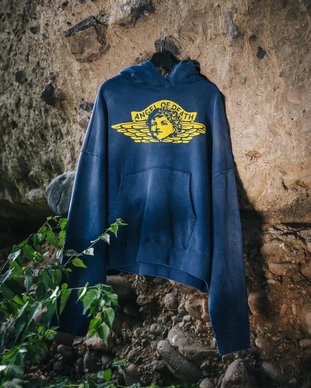 SAINT M×××××× ANGEL HOODIE/NAVY Angel Reborn Blue Hoodie Washed Blue S-XL Assute Garment Dyeing Full Clothes Water Fading Mud Dyeing Dirty Distress New Vintage Ceiling God Tailoring Original Super Loose Fit Customized Original Accessories God-level Print Restoration
